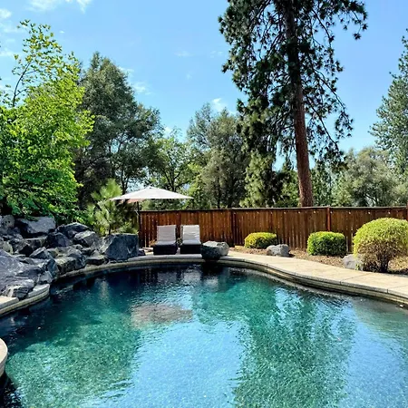 Log Cabin W/ Pool, Spa, Game Room, Sleeps 20
